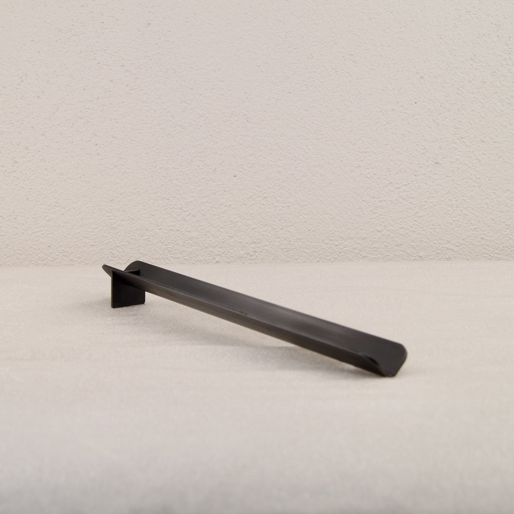 Porte-encens design CORZ en métal – Accessoire déco minimaliste pour ambiance zen