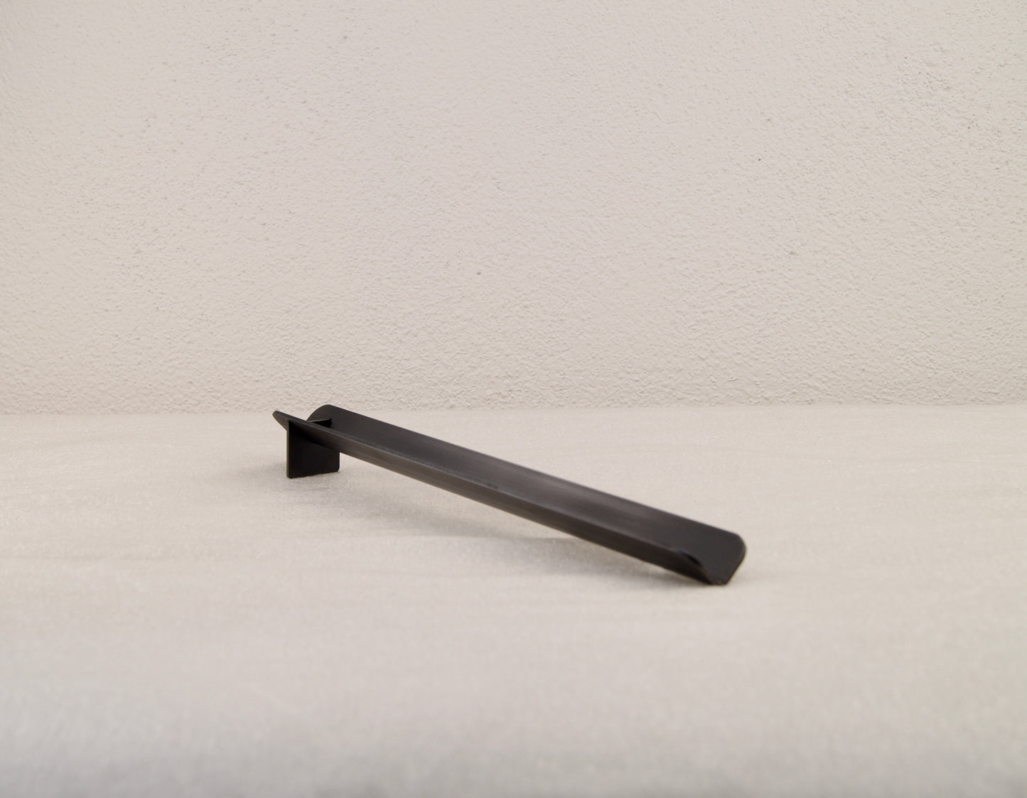 Porte-encens design CORZ en métal – Accessoire déco minimaliste pour ambiance zen