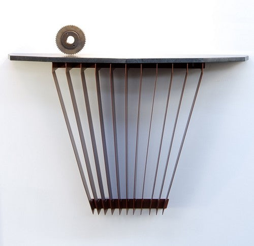 
                  
                    La console Cinetic est inspirée des calandres automobile des années 30. Fabriquée en aluminium, elle inspire l'aérodynamique et le mouvement. La console est une véritable élément décoratif d'une entrée ou d'un couloir. Ses lignes contemporaines permette à cette console de s'insérer dans beaucoup de style d'intérieurs
                  
                
