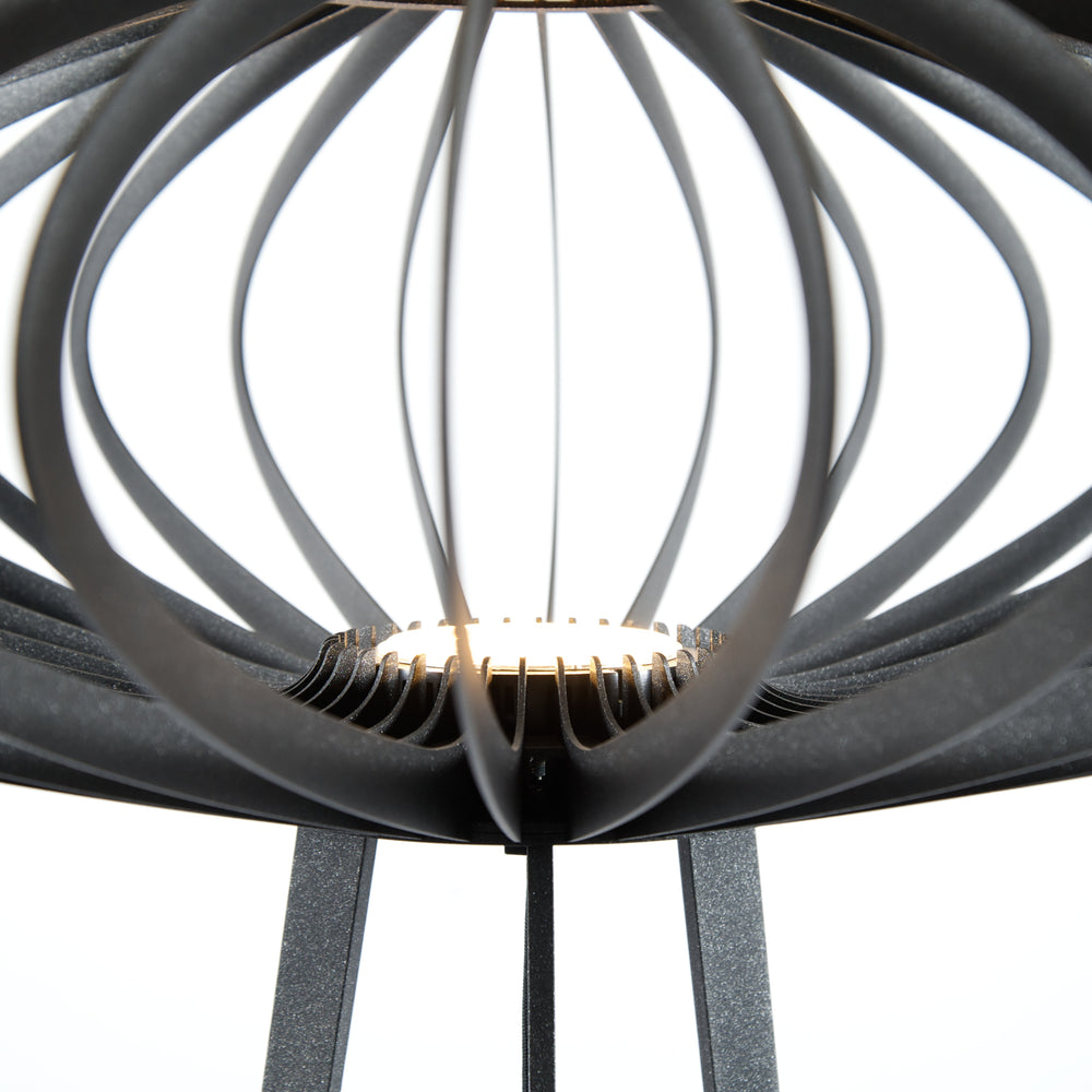 
                  
                    D’inspiration céleste, ce lampadaire, au design aérien et engagé, ne passera pas inaperçu dans votre intérieur. Fabriqué en aluminium, il existe dans différentes couleurs. Peu importe la place où il viendra se poser, il s’imposera comme un objet incontournable de votre décor. Eclairage Led.
                  
                