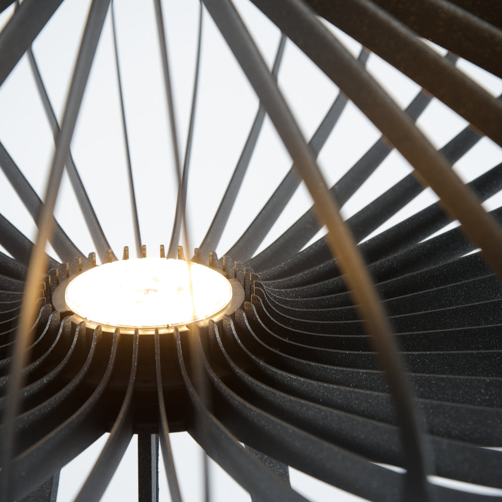 
                  
                    D’inspiration céleste, ce lampadaire, au design aérien et engagé, ne passera pas inaperçu dans votre intérieur. Fabriqué en aluminium, il existe dans différentes couleurs. Peu importe la place où il viendra se poser, il s’imposera comme un objet incontournable de votre décor. Eclairage Led.
                  
                