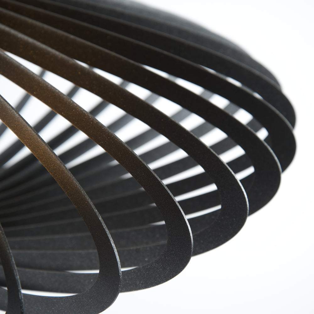 
                  
                    D’inspiration céleste, ce lampadaire, au design aérien et engagé, ne passera pas inaperçu dans votre intérieur. Fabriqué en aluminium, il existe dans différentes couleurs. Peu importe la place où il viendra se poser, il s’imposera comme un objet incontournable de votre décor. Eclairage Led.
                  
                