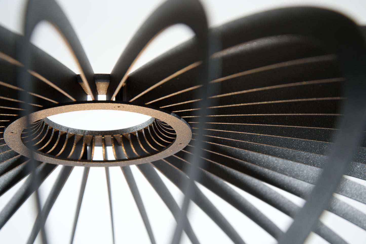 
                  
                    D’inspiration céleste, ce lampadaire, au design aérien et engagé, ne passera pas inaperçu dans votre intérieur. Fabriqué en aluminium, il existe dans différentes couleurs. Peu importe la place où il viendra se poser, il s’imposera comme un objet incontournable de votre décor. Eclairage Led.
                  
                