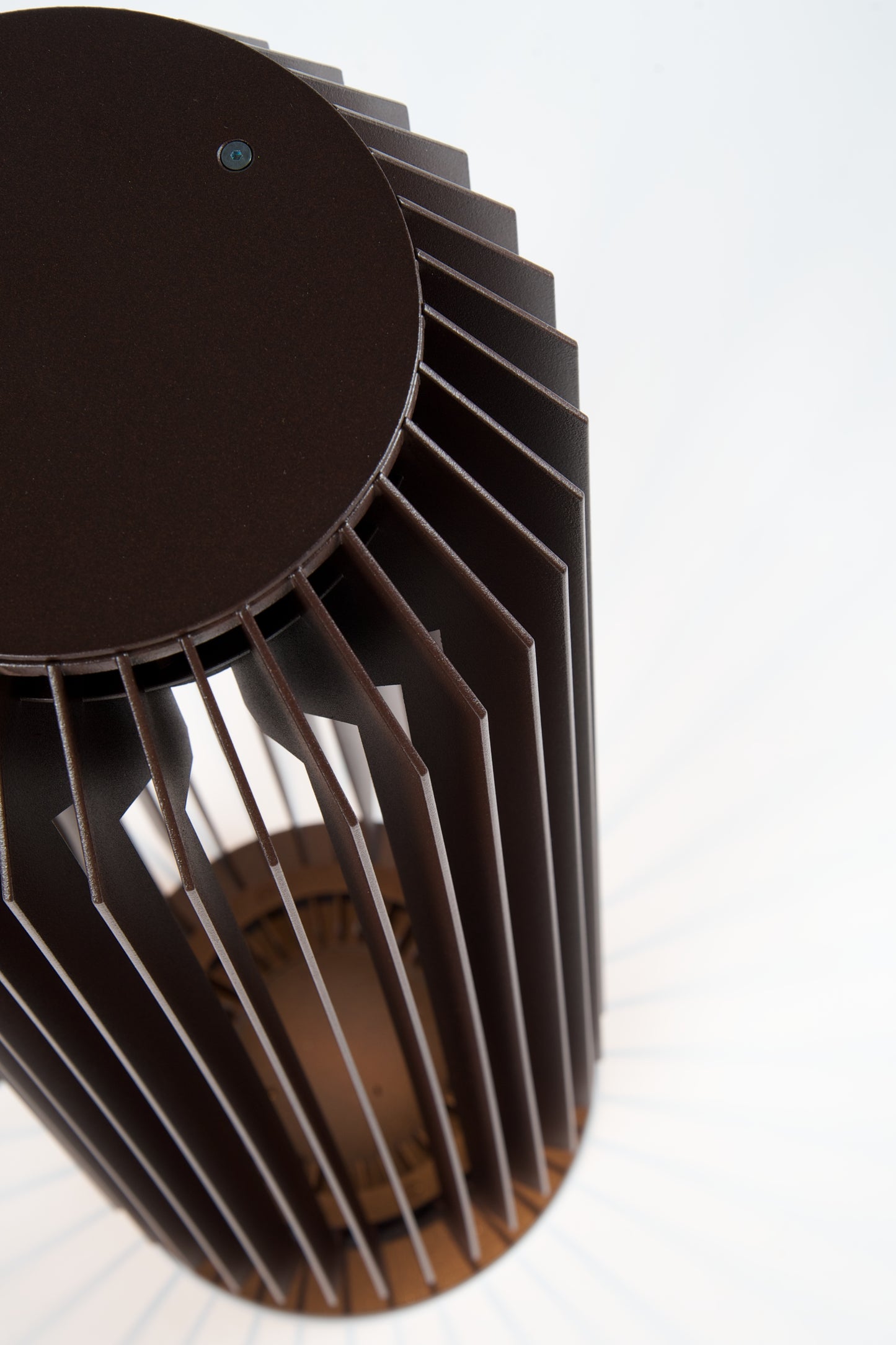 
                  
                    Luminaire extérieur, véritable totem architectural, ce luminaire en aluminium existe dans différentes tailles et couleurs. Eclairage Led IP 65. En bord de terrasse, de piscine ou dans un coin de verdure votre jardin, ces luminaires signeront la décoration de votre extérieur. 
                  
                
