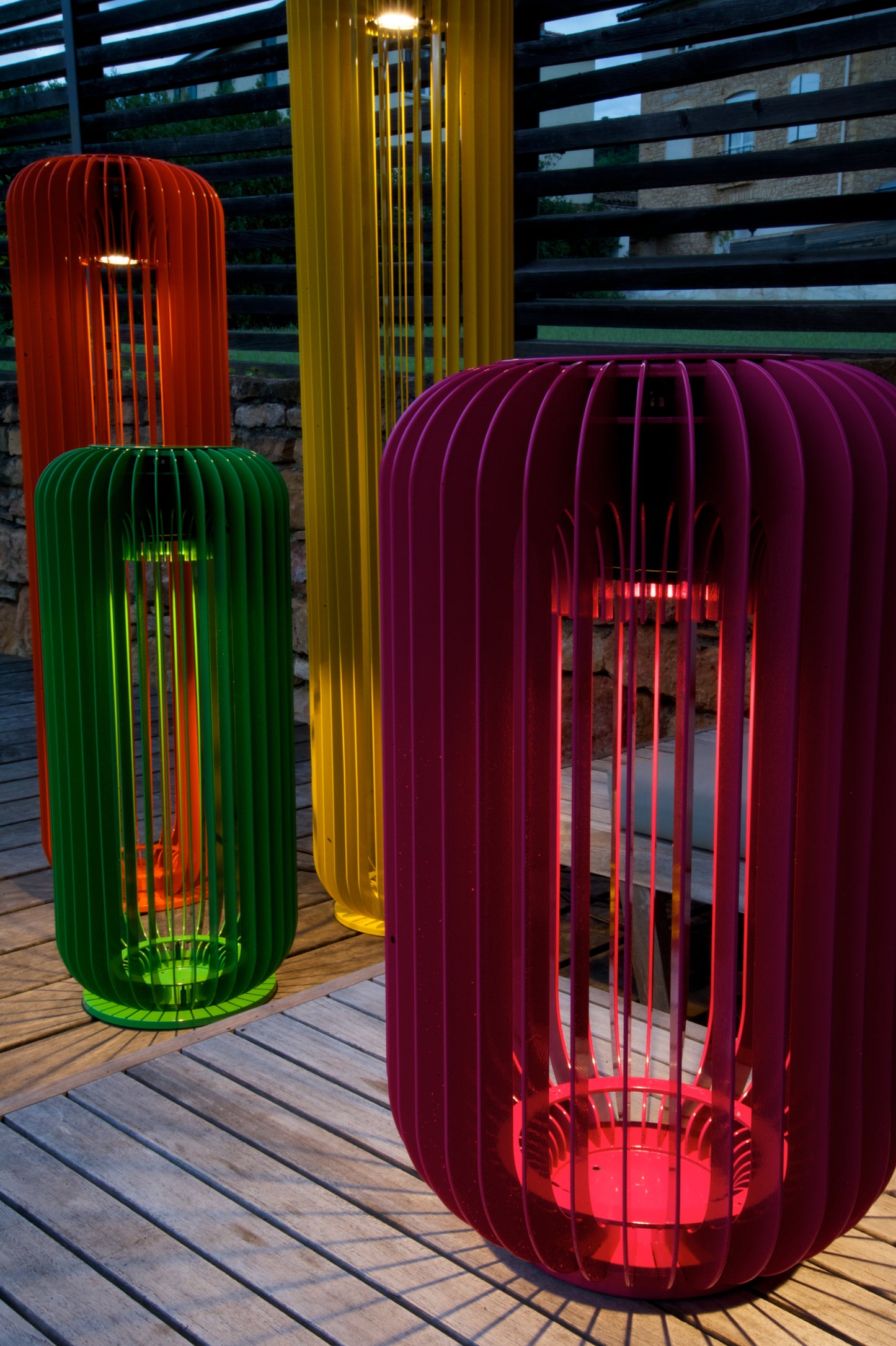 
                  
                    Luminaire extérieur, véritable totem architectural, ce luminaire en aluminium existe dans différentes tailles et couleurs. Eclairage Led IP 65. En bord de terrasse, de piscine ou dans un coin de verdure votre jardin, ces luminaires signeront la décoration de votre extérieur. 
                  
                