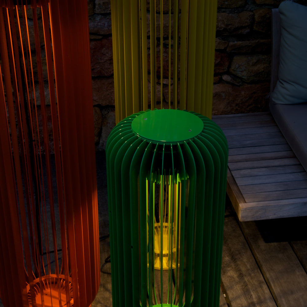 
                  
                    Luminaire extérieur, véritable totem architectural, ce luminaire en aluminium existe dans différentes tailles et couleurs. Eclairage Led IP 65. En bord de terrasse, de piscine ou dans un coin de verdure votre jardin, ces luminaires signeront la décoration de votre extérieur. 
                  
                