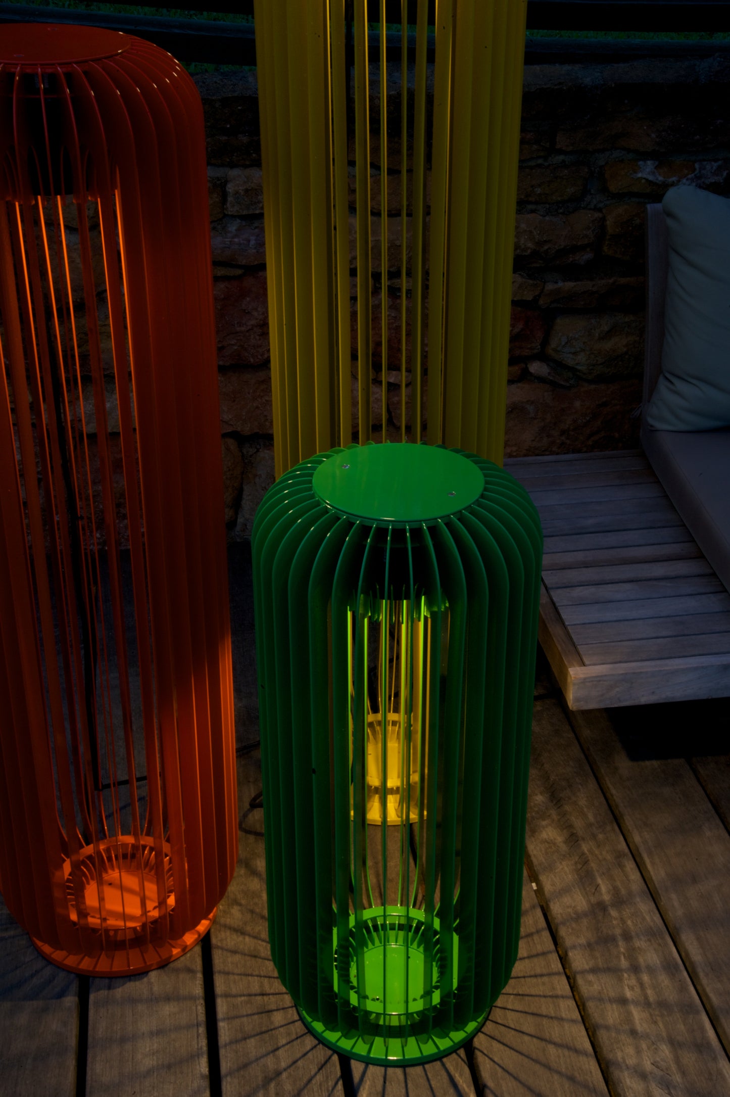 
                  
                    Luminaire extérieur, véritable totem architectural, ce luminaire en aluminium existe dans différentes tailles et couleurs. Eclairage Led IP 65. En bord de terrasse, de piscine ou dans un coin de verdure votre jardin, ces luminaires signeront la décoration de votre extérieur. 
                  
                